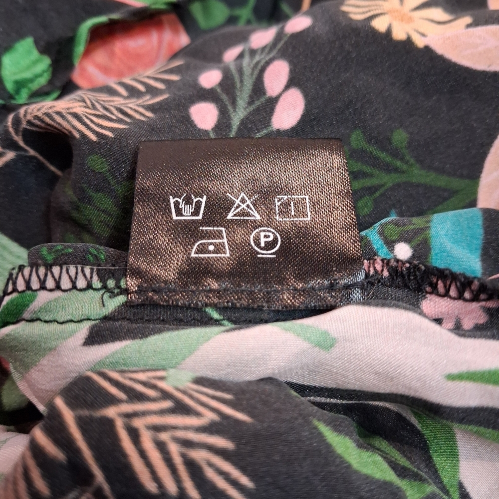 Karen Mabon Size M Silk Forest Wolf Print Pj Top - Picture 7 of 7